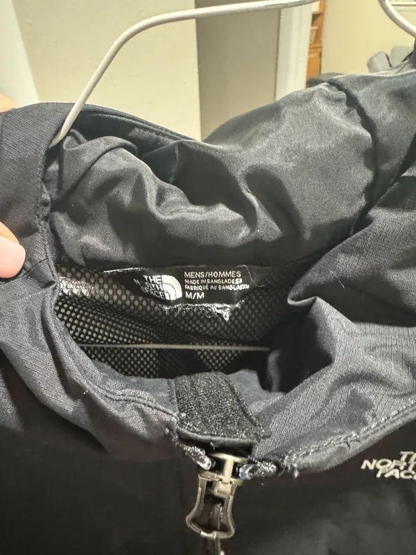 Men’s The North Face Rain Jacket Medium - Image 4