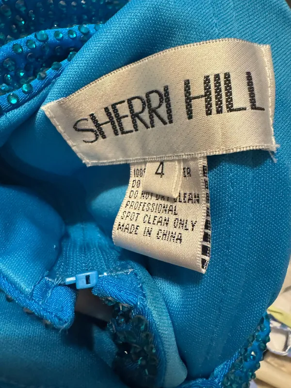 Sherri Hill Prom Dress size 4 - Image 4