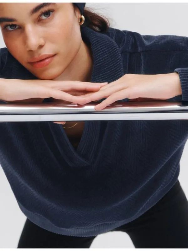 Alo Cropped Cozy Day Henley Pullover Navy V-Neck Velvet Velour Chevron Sweater S - Image 7