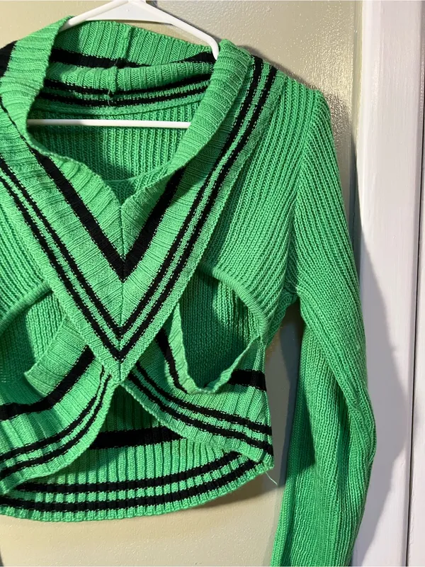 Women’s Size XL V-Neck Cut Out Sweater Green Black Stripes Ribbed Long Sleeve - Image 4