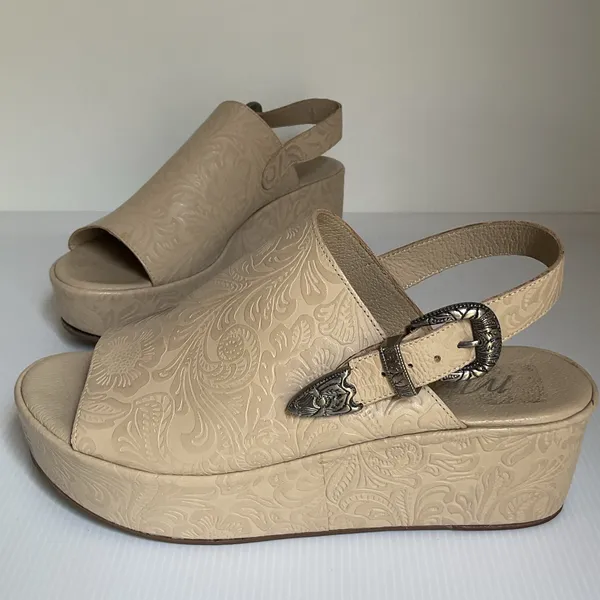 Matisse Embossed Wedge Western Sandals Leather Beige Platform Made in Brazil Sz9 - Image 2