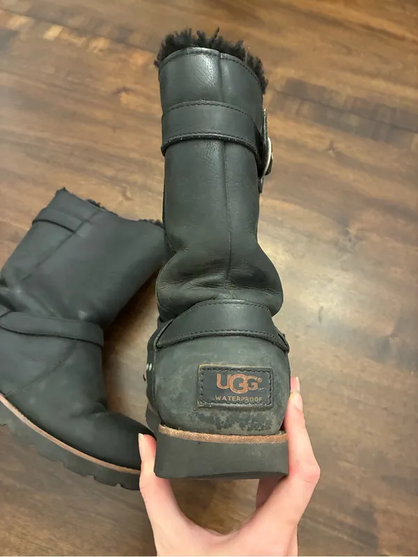 Ugg Noira Boots Women’s 9 Black Leather Winter Buckle - Image 4