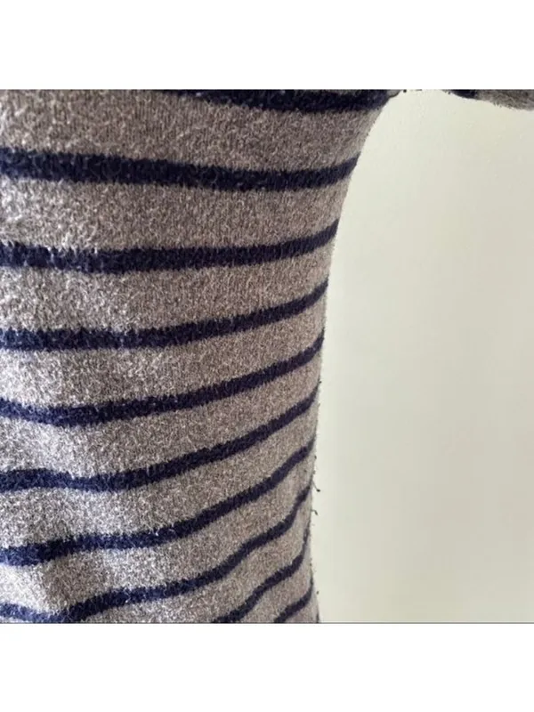 Gap Gray and Navy Stripe V Neck Sweater - Image 6