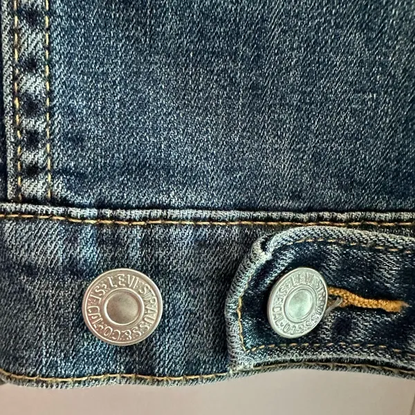 Levis Jean Jacket Women Small Blue Denim Classic 100%‎ Cotton Pockets - Image 4