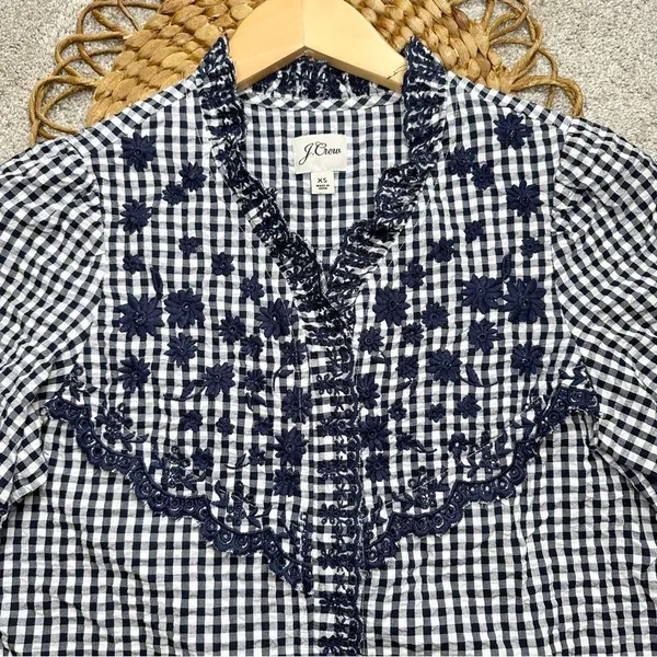J.Crew Embroidered Indigo Crinkled Gingham Short Sleeve Navy White Top Cotton XS - Image 5