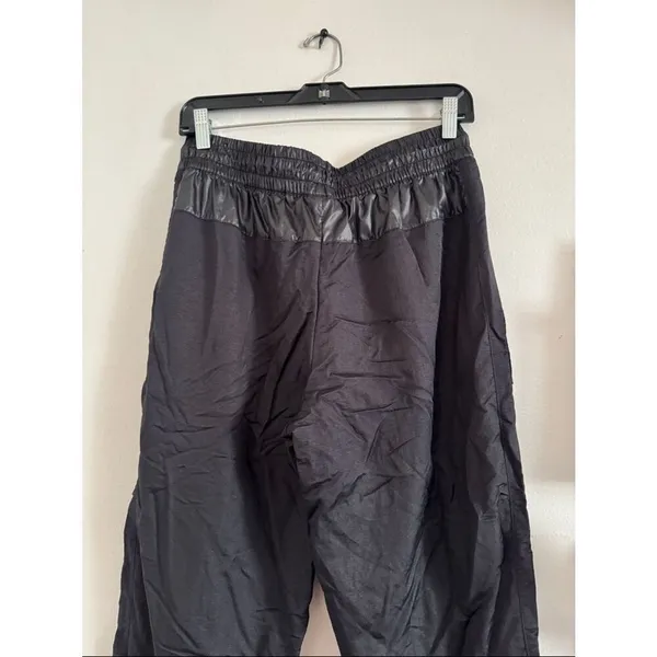 NIKE Sportswear Black Elastic Drawstring Waist Rebel cargo pants EUC - Image 3