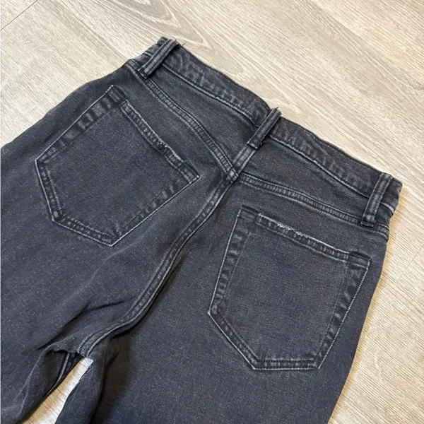 •Abercrombie & Fitch• Ultra High Rise Ankle Straight Jeans - Image 5