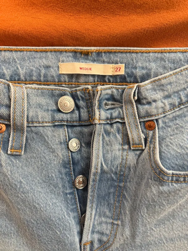 Levi’s Wedgie Jeans Straight Button Fly High-Rise Women’s - Image 3