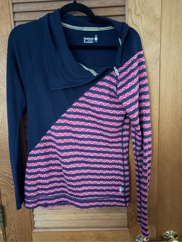 Smartwool Merino Wool 250 Asymmetrical Zip Neck Baselayer in Navy/Pink sz Med - Image 2