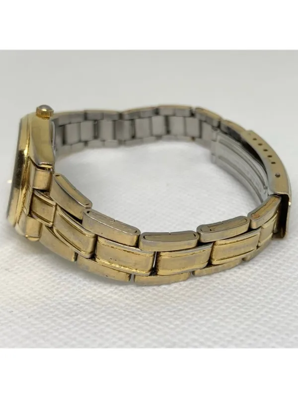 Vintage Jordache Ladies gold tone watch 25mm Quartz analog adjustable running - Image 3