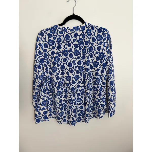 Ann Taylor Blue and white Popover Women's blouse size MP - Image 4