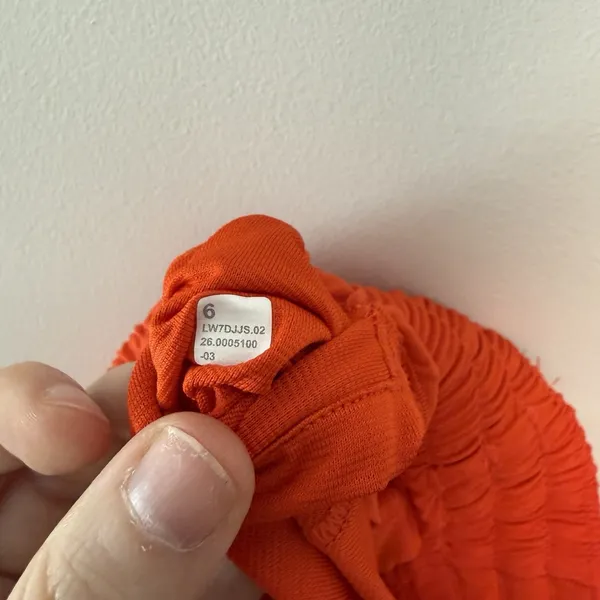 Lululemon Hotty Hot‎ High-Rise Lined Short 2.5" in Orange/Red Size 6 - Image 4