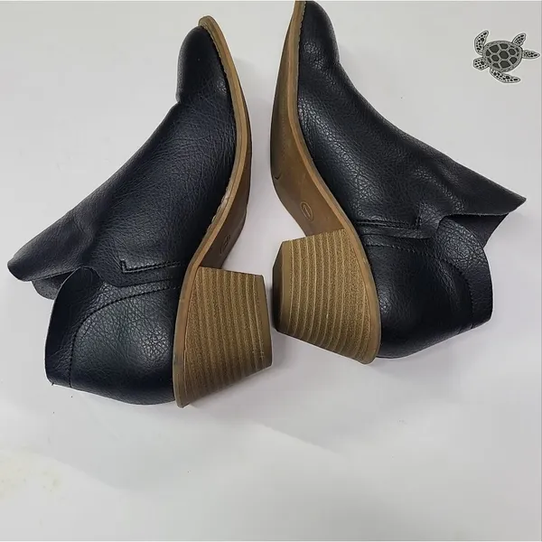 Universal Threads Women's Ankle Booties in Black Size 7 - Image 2