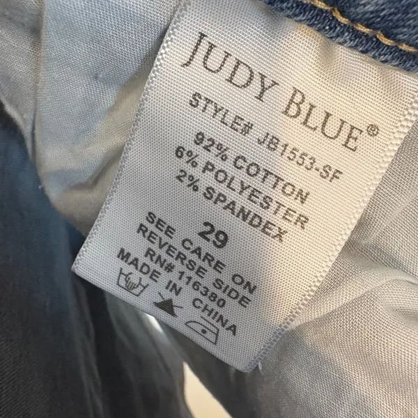 Judy Blue Distressed Denim Shorts Lace Trim Raw Hem Size 29‎ - Image 7