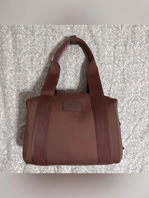 Dagne Dover Landon Neoprene Carryall Bag Dune Mauve - Image 4