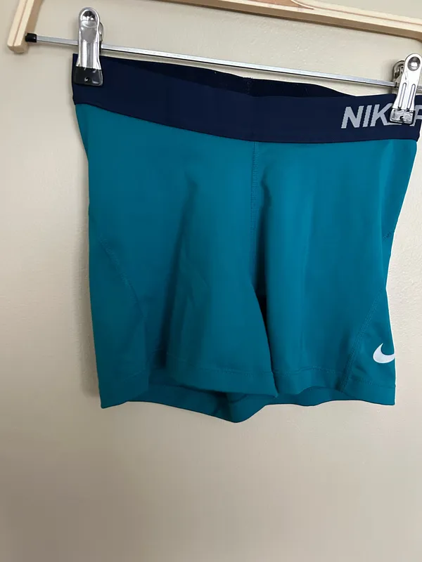 Nike Pro Shorts (S)  - Image 3