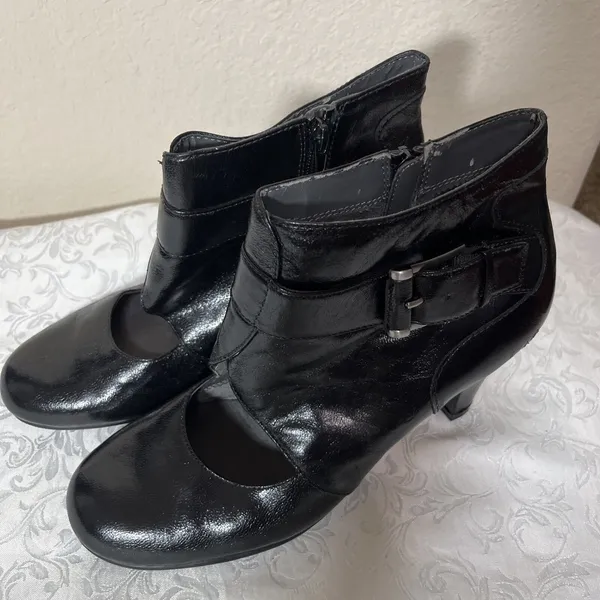 Aerosoles Alaska Black Leather Ankle Boots Heeled Buckle Bootie Womens 9.5 - Image 3