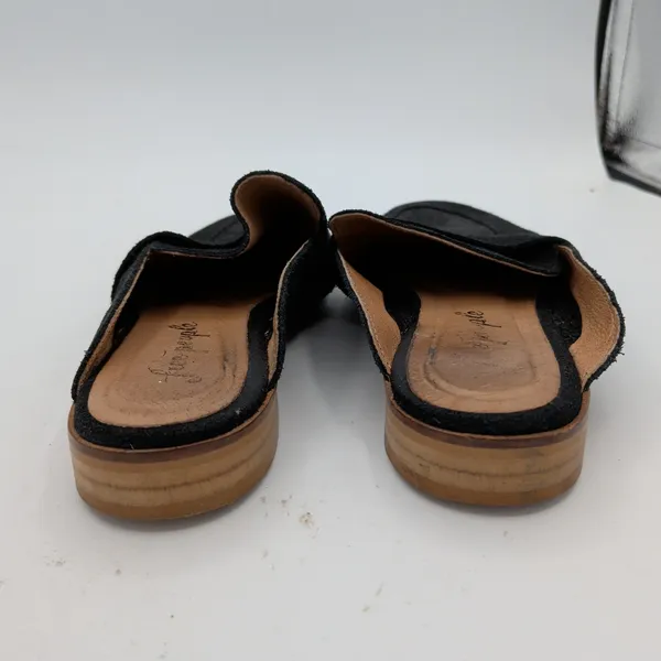 Free People At Ease Black Leather Snakeskin‎ Embossed Loafer Mules EU 37 Womens - Image 5