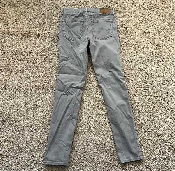 American eagle skinny grey jeans Size 28 x 32 Like new - Image 4