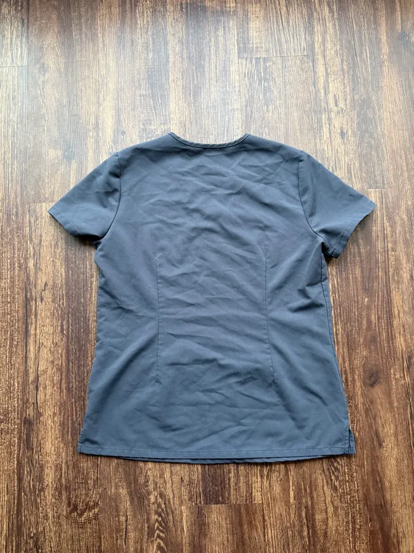 FIGS Women’s Charcoal Gray Casma Three Pocket Scrub Top - Size S - Image 2