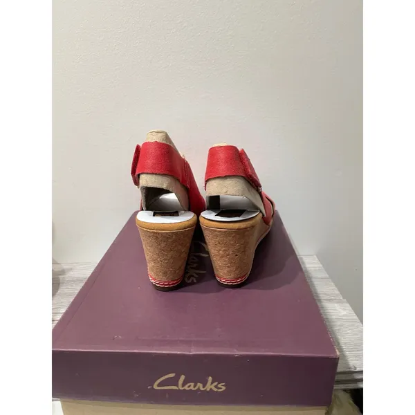 Clarks Helio Float4 Red Suede‎ Cork Wedge Sandals Womens 8 Medium New - Image 3