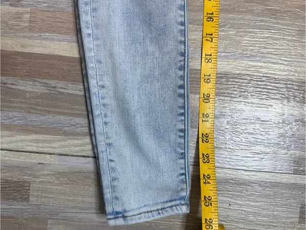 American Eagle Women’s Distressed High Rise Light Wash Jeans Size 000 Short - Image 7