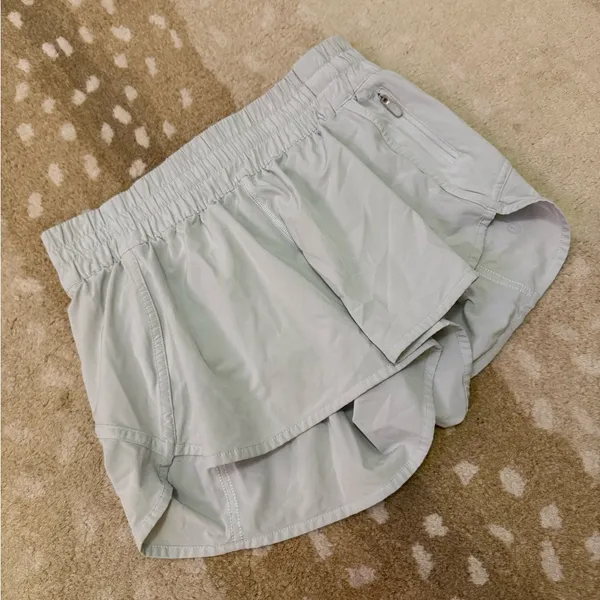 Lululemon Athletica mint green tracker shorts women’s size 10 - Image 3