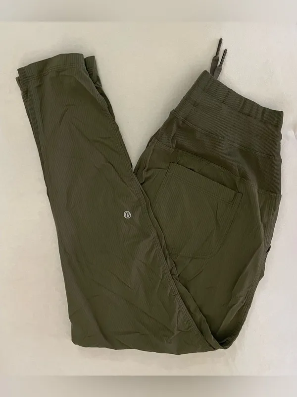 Lululemon Street To Studio Pants Unlined 26”Olive Green Size 4 - Image 7
