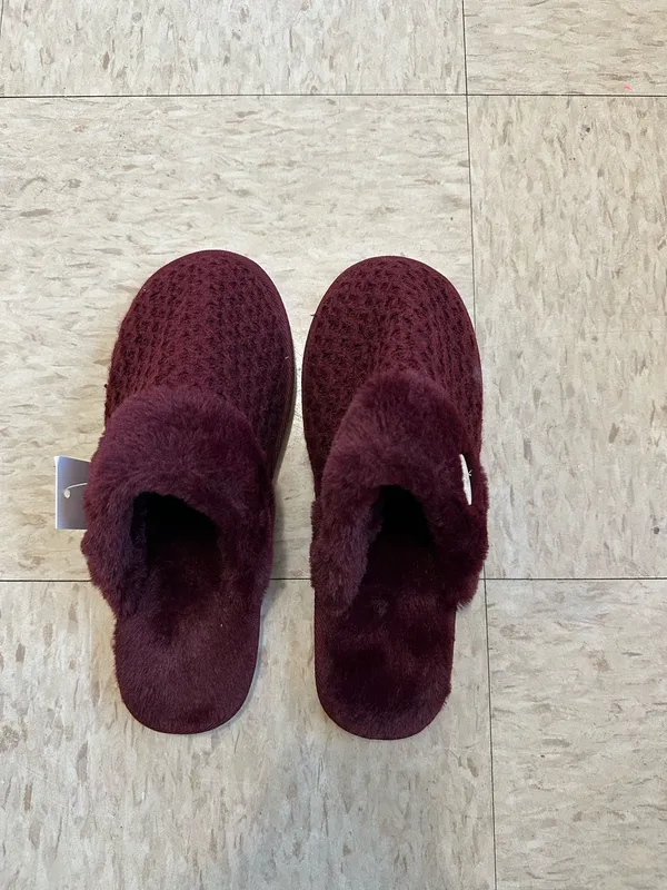 Sonoma nwt slippers - Image 3