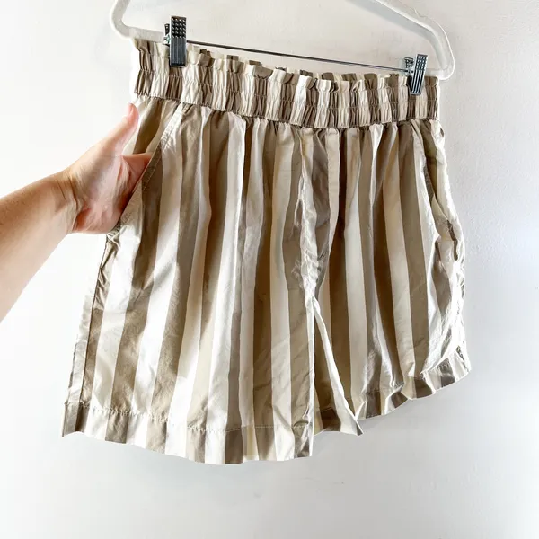 Aerie Cotton Striped Pull On Smocked High Waisted Shorts Beige White Large - Image 4