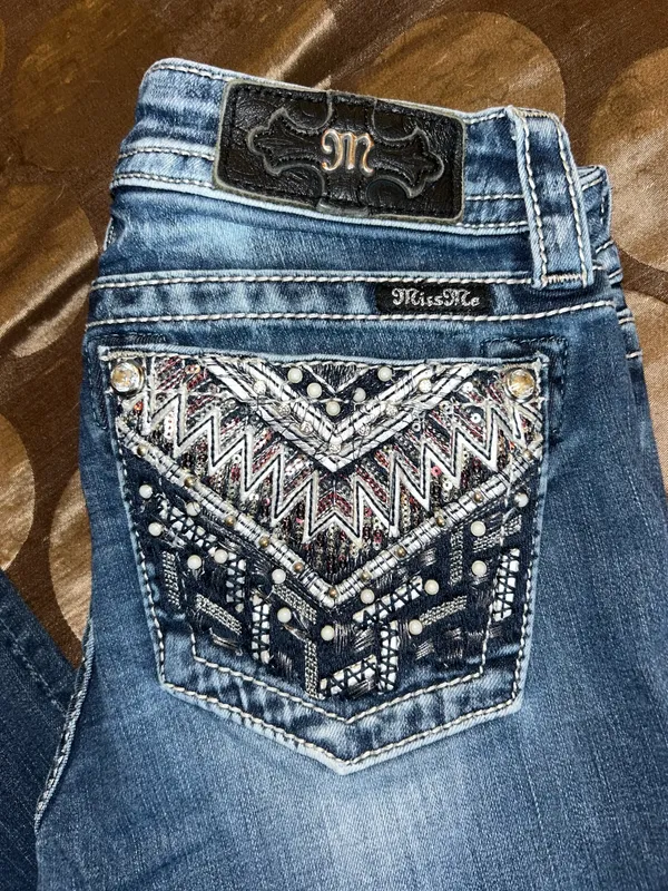 Miss Me Bootcut Size 26 - Image 4