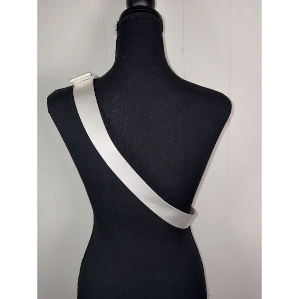 Lululemon Everywhere Belt Crossbody Bag 1L White - Image 3