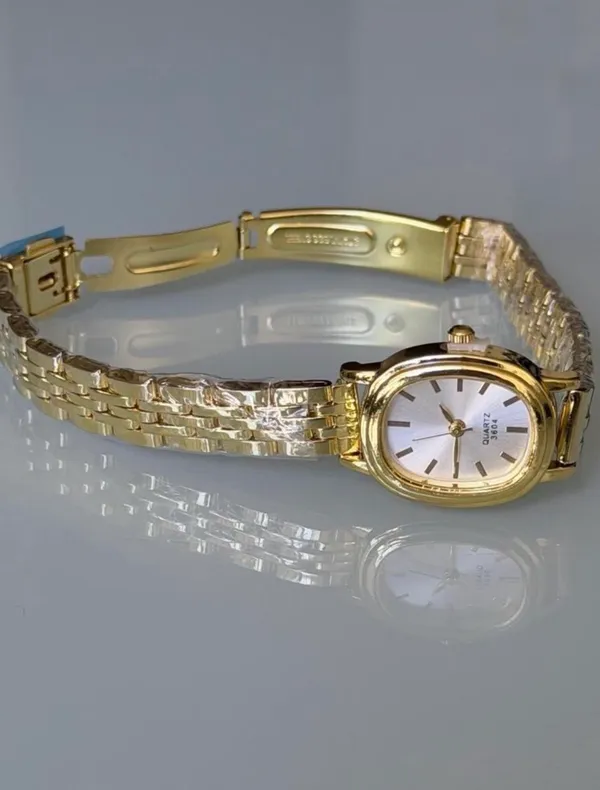 Brand New Y2k style Gold quartz watch with white face and gold hands Condition - Image 4