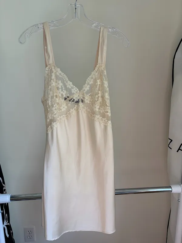 LIONESS Lace Dress - Image 3