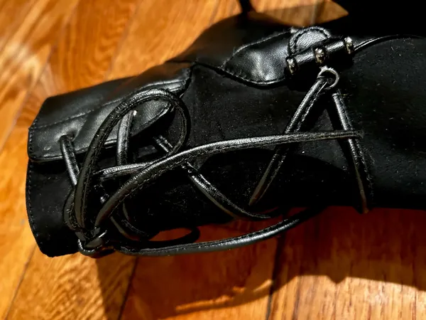 Nine West VTG Y2K Black suede/leather pointed toe with lace Ankle boots 7M - Image 9