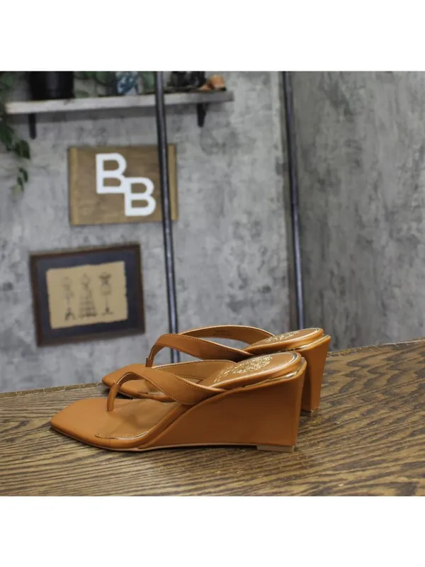 NWT Vince Camuto Cianna Thong Wedge Sandals VC-CIANNA Golden Walnut Brown 7M - Image 5