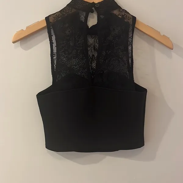 Fora Black Crop Top High Neck Lace - Image 3