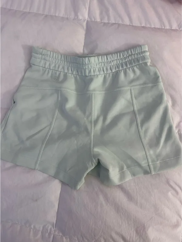 Lululemon Softstreme High-Rise Shorts 4" 4 - Image 2