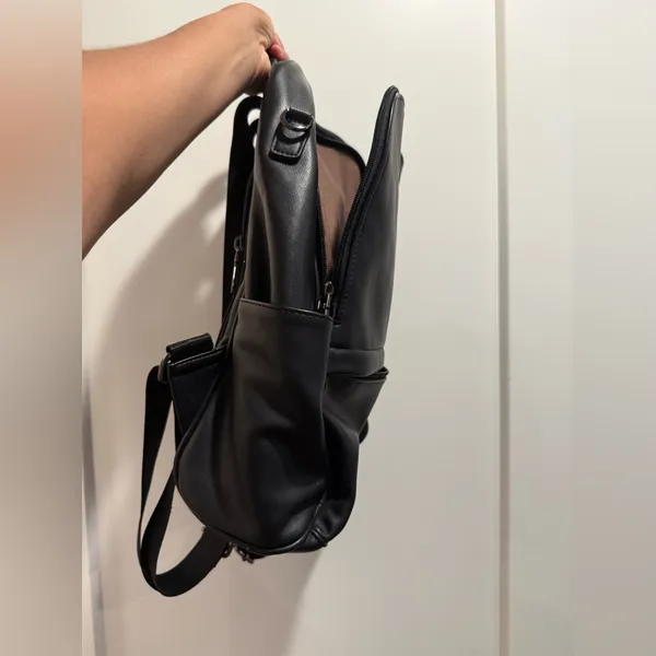 Bromen Elegant Black Backpack‎ Unisex - Image 6