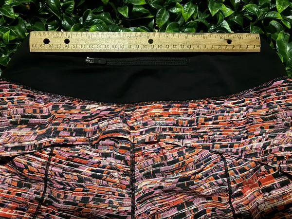Lululemon Speed Up Shorts Size 4 Long 4" - Image 7