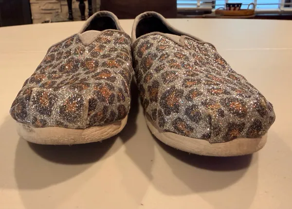 TOMS | Womens Alpargata Classic Silver Glitter Cheetah Print. Size: 6 - Image 3