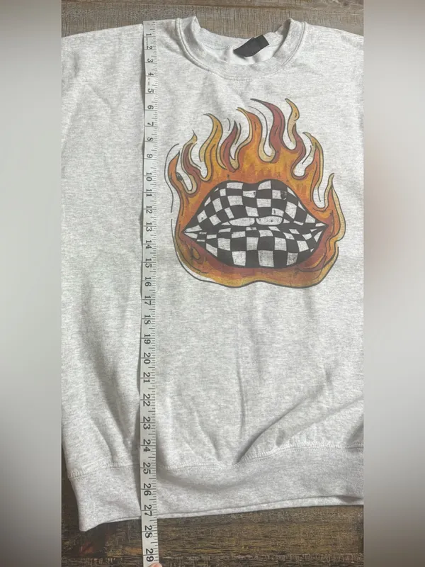 Gildan Ash Gray Crewneck with Checkerboard Flame Lips Graphic - Image 7