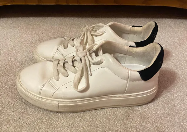 Kurt Geiger White Sneakers - Image 3