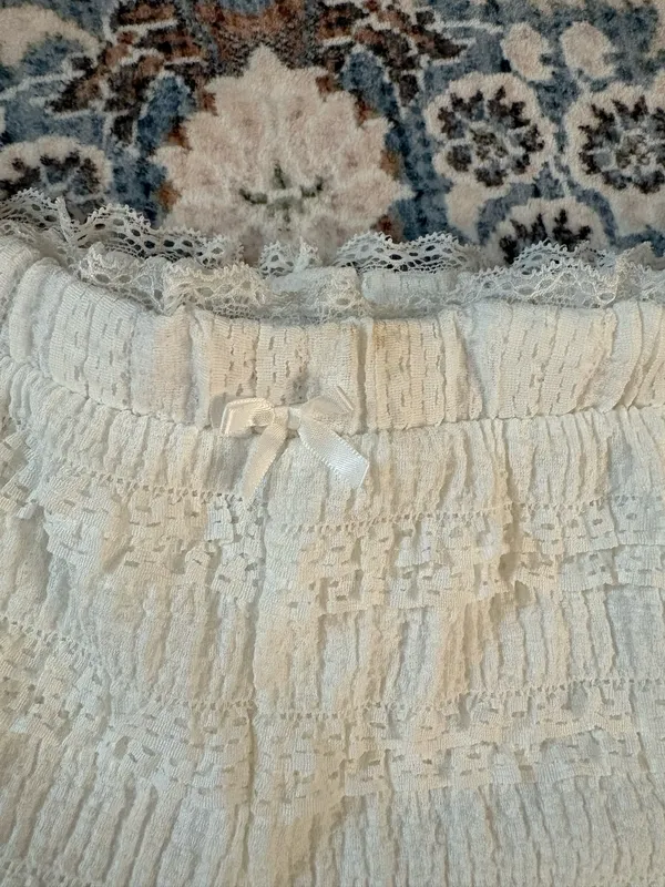 White lace shorts Size M - Image 3