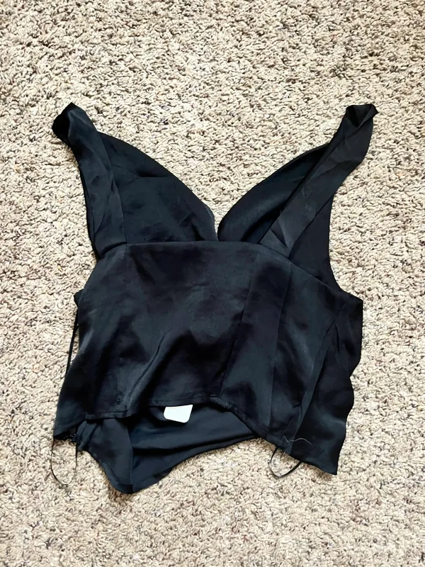 NWT black satin top Size M - Image 2