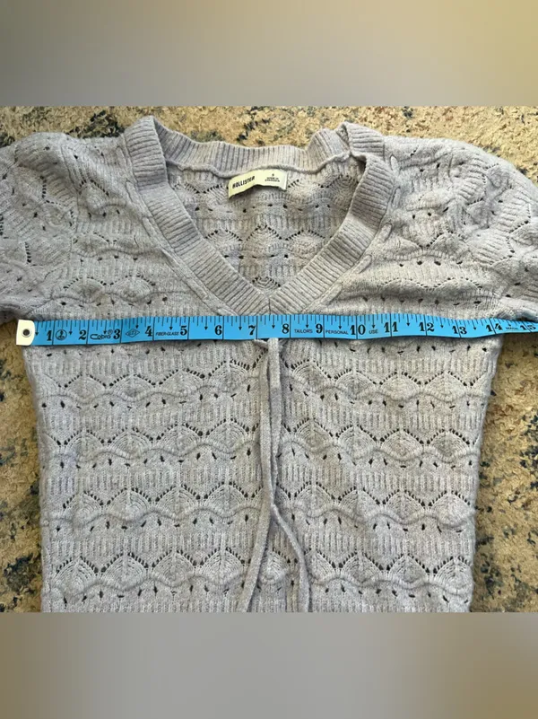 Hollister Light Lavender Lace-Pattern V-Neck Sweater - Image 5