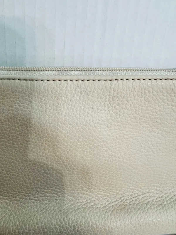 Coach Park Leather Beige Wristlet Clutch with Gold Accents F49472 - Image 4