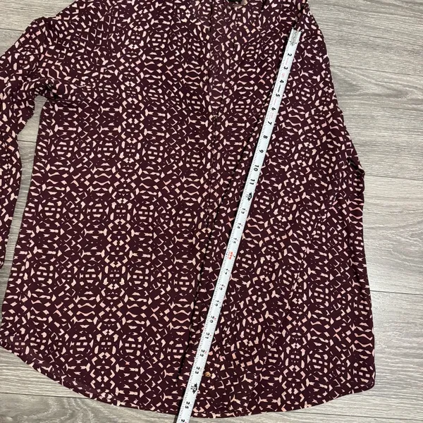 Ivanka Trump Burgandy Dressy LS Blouse Women’s L Half Clasp Button Office‎ Wear - Image 11