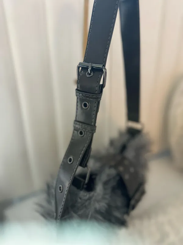 Furry shoulder bag Gray - Image 7