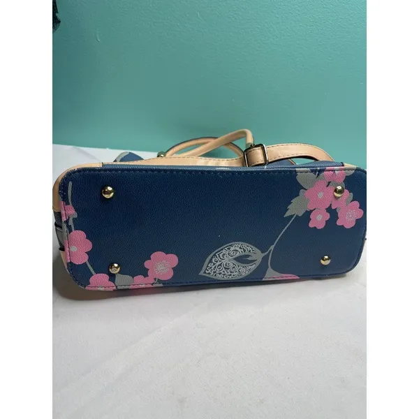 Chic Floral Satchel with Gold Accents‎ - Image 4
